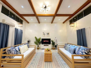 High Ceiling 60sqm Family Apartment with Partial Sea View and Kitchen
